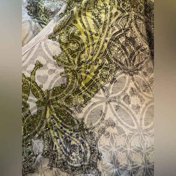 Gently used condition, lightweight bohemian style long sleeve hooded tee - Picture 13 of 17